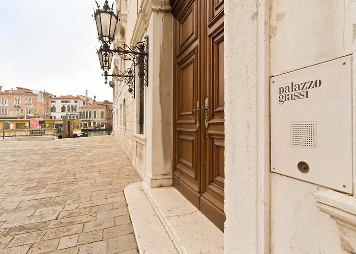 Lovely And Central Apartment For Two 10 Min Walk From St Mark S Square Venice Heaven Apartments Collection